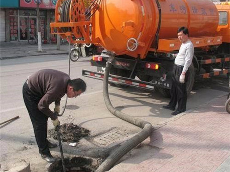 龙泉驿清掏化粪池，健康生活从这里开始